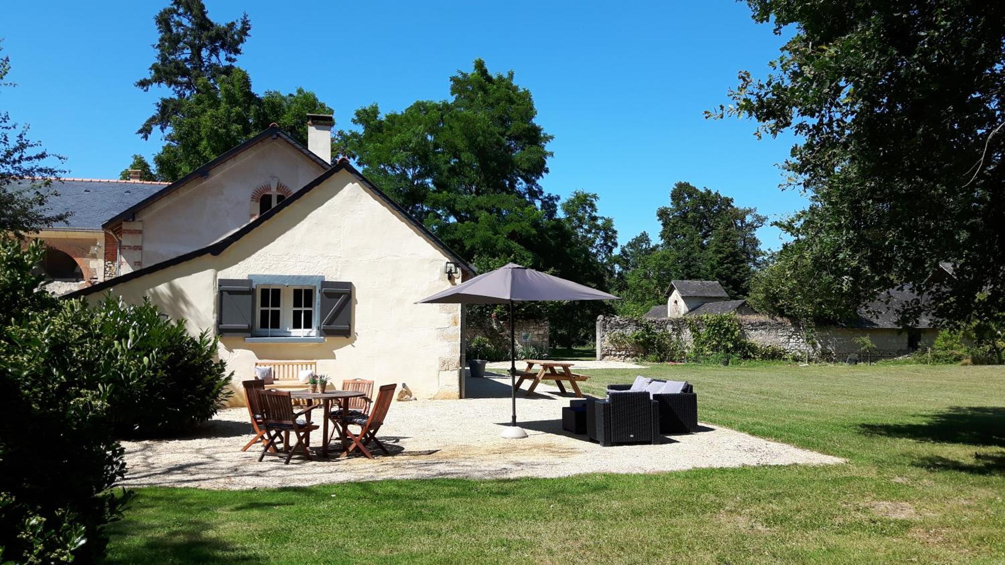 Chateau La Mothaye - Self Catering Apartments With Pool In The Loire Valley Les Bois-d'Anjou Ruang foto
